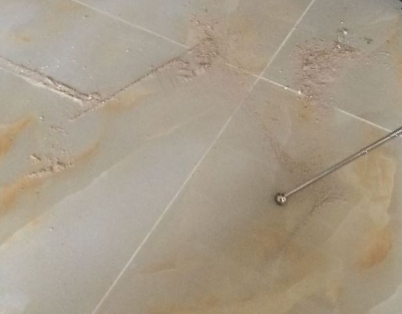延安瓷砖空鼓维修公司分享粘合剂选择不当在瓷砖铺贴过程中可能导致以下问题